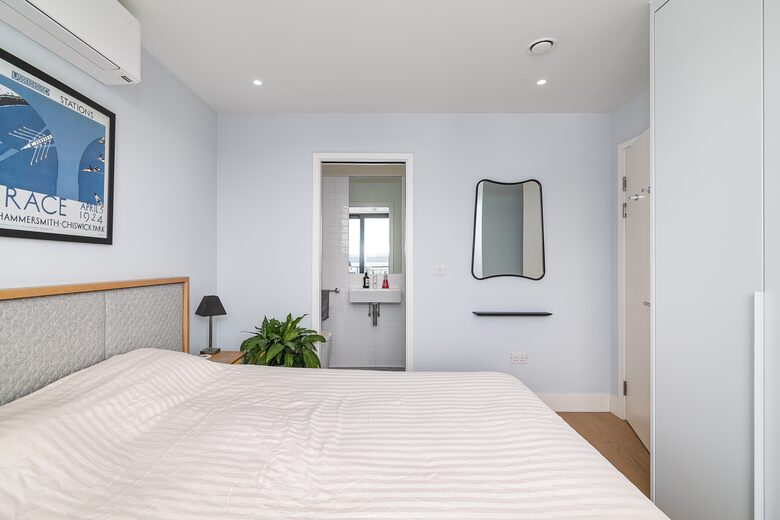 The Spitfire Apartment - London, United Kingdom