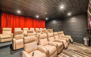 Pigeon Forge Getaway | Amazing, 27 Guests, Heated Pool, & Theater - Pigeon Forge, Tennessee