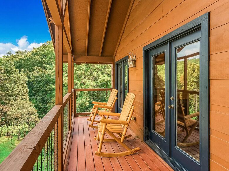 Pigeon Forge Getaway | Amazing, 27 Guests, Heated Pool, & Theater - Pigeon Forge, Tennessee