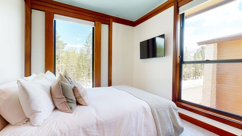 Sierra Star Sanctuary - Mammoth Lakes, California