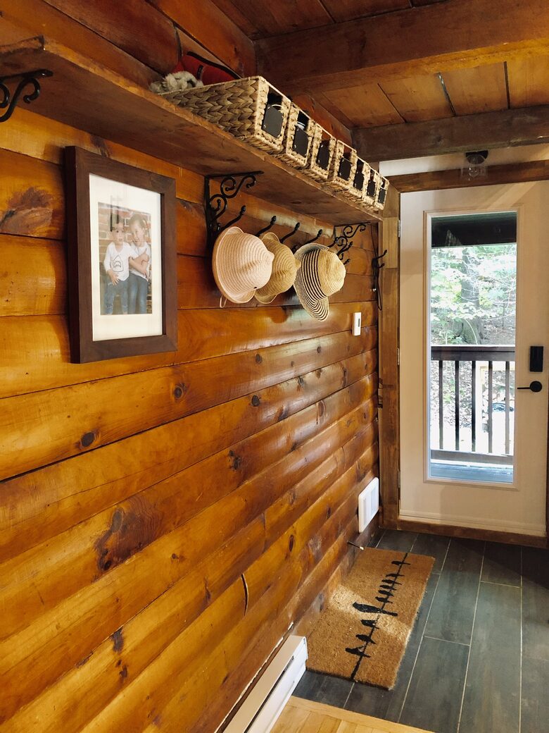 Rustic Cabin on the Lake - Mont-Tremblant, Canada