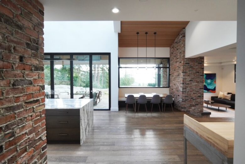 West Vancouver Contemporary Hideaway - West Vancouver, Canada
