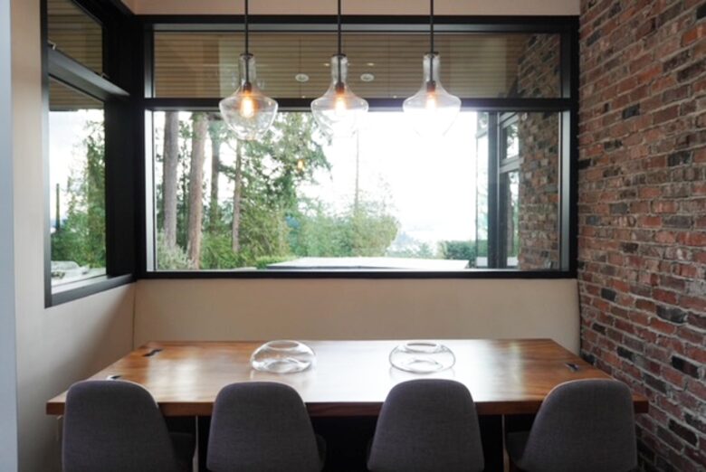 West Vancouver Contemporary Hideaway - West Vancouver, Canada