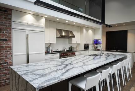 West Vancouver Contemporary Hideaway - West Vancouver, Canada
