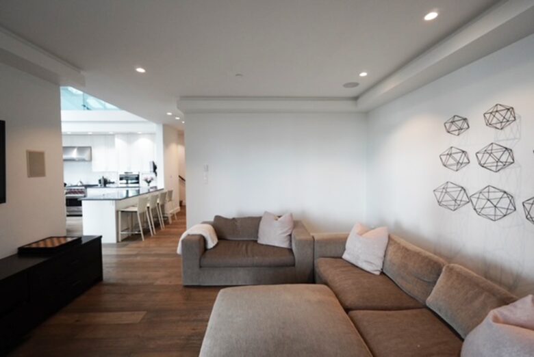 West Vancouver Contemporary Hideaway - West Vancouver, Canada