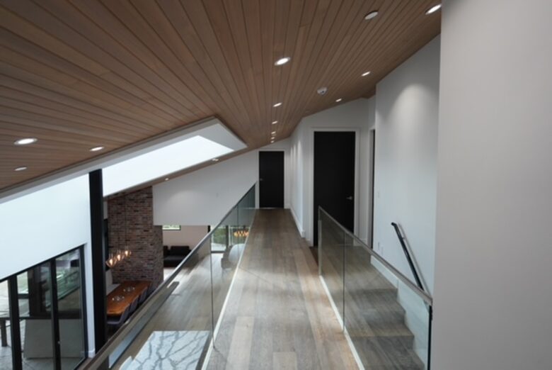 West Vancouver Contemporary Hideaway - West Vancouver, Canada