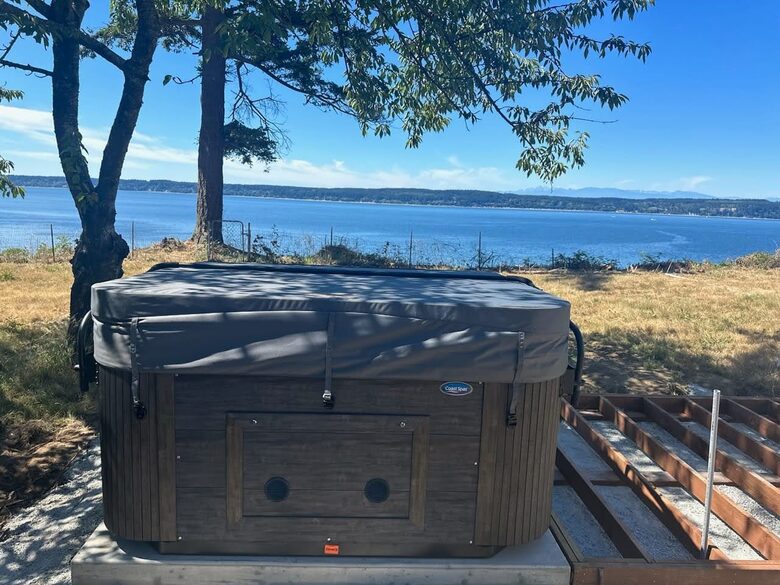 Modern Cabin by the Sea - Camano Island, Washington
