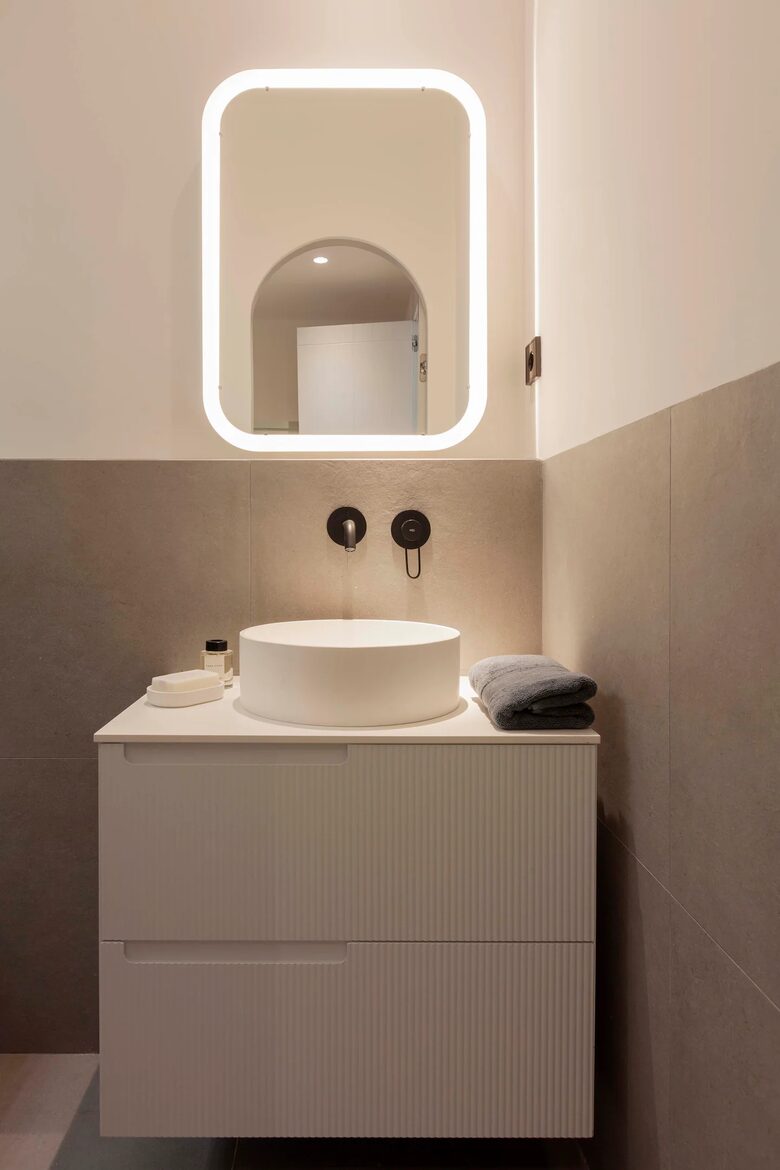 Luxury 3 BD Apartment | Pez 11 - Madrid, Spain