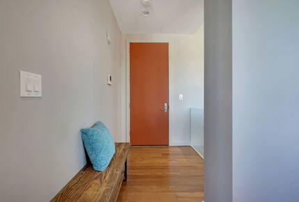 Highrise Downtown Modern Getaway - Asbury Park, New Jersey