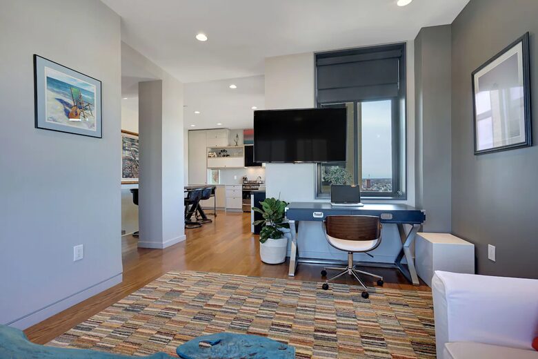 Highrise Downtown Modern Getaway - Asbury Park, New Jersey