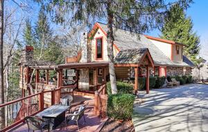 Stunning Lakeside Retreat - Morganton, Georgia