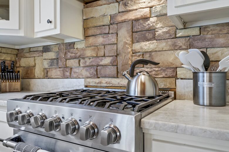 Stunning Lakeside Retreat - Morganton, Georgia