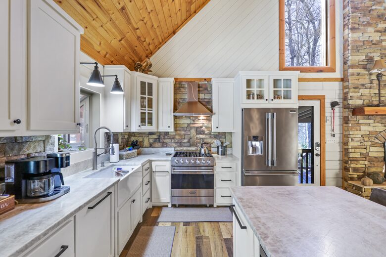 Stunning Lakeside Retreat - Morganton, Georgia