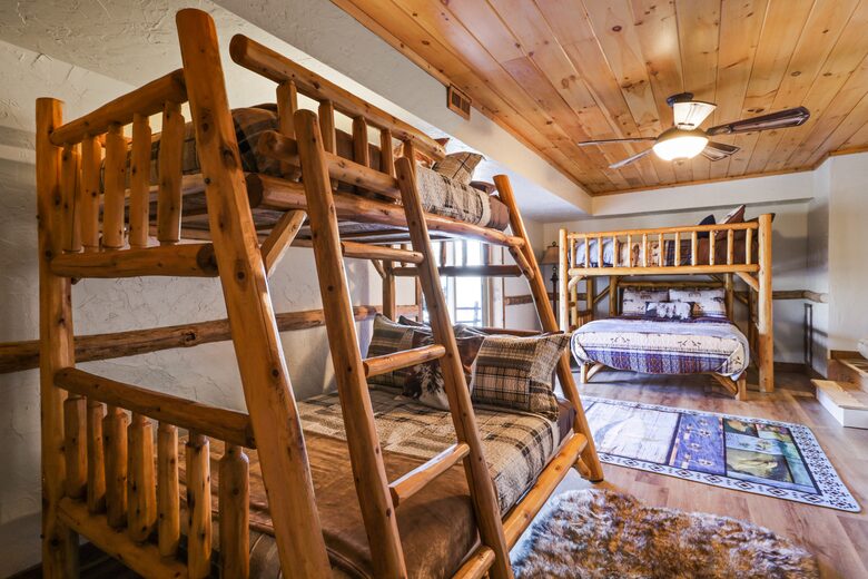 Stunning Lakeside Retreat - Morganton, Georgia