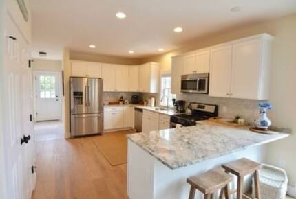 Island Elegance near beach and town - Nantucket, Massachusetts