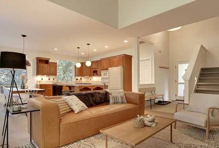 Modern Mt Hood Riverfront Cabin - Rhododendron, Oregon