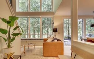 Modern Mt Hood Riverfront Cabin - Rhododendron, Oregon