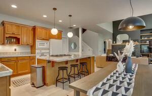 Modern Mt Hood Riverfront Cabin - Rhododendron, Oregon