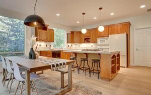 Modern Mt Hood Riverfront Cabin - Rhododendron, Oregon