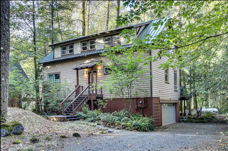 Modern Mt Hood Riverfront Cabin - Rhododendron, Oregon