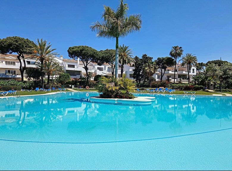 Duplex The President - Estepona, Spain