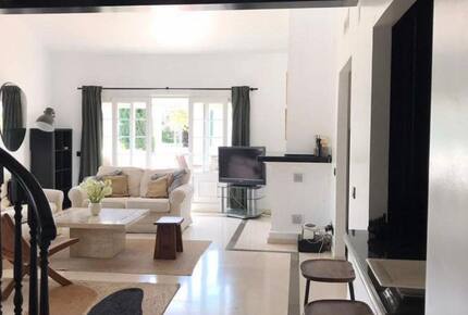 Duplex The President - Estepona, Spain