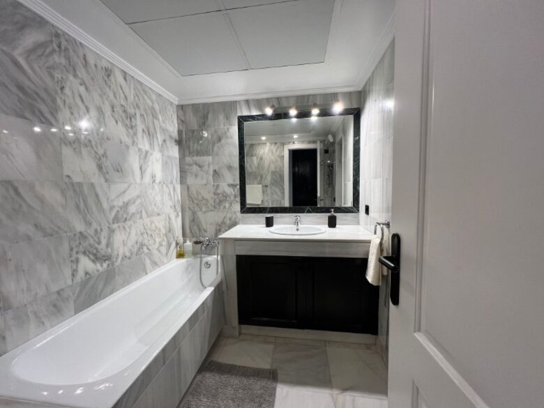 Duplex The President - Estepona, Spain