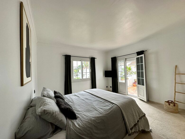 Duplex The President - Estepona, Spain