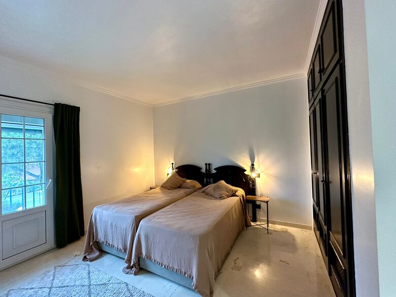 Duplex The President - Estepona, Spain