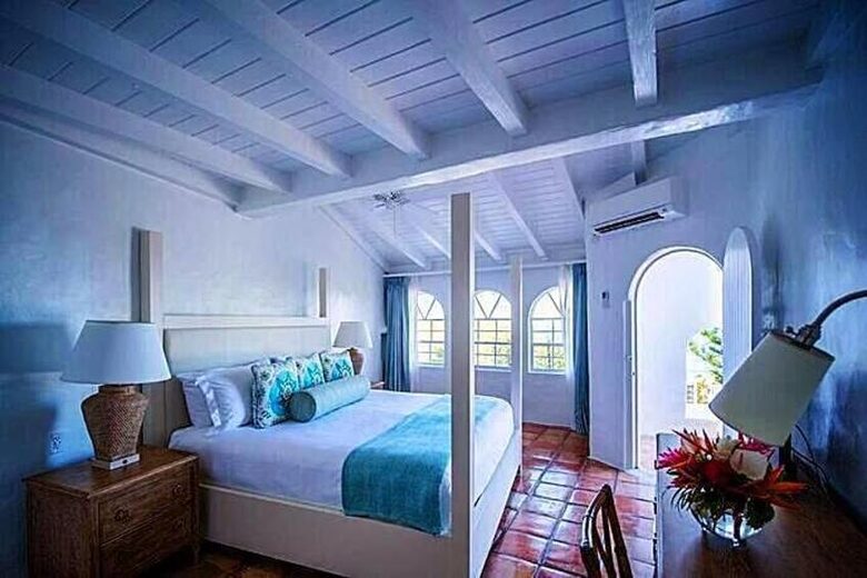 Large Bedroom - King Bed -