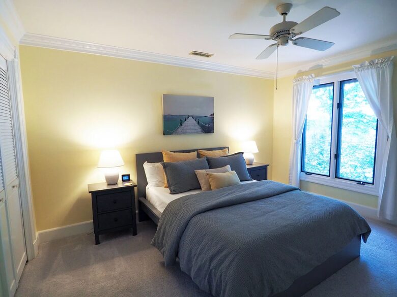 2nd floor guest room