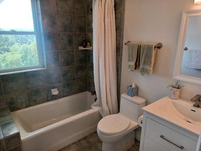 Healdsburg Retreat: Views & Vineyards - Healdsburg, California