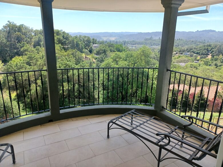 Healdsburg Retreat: Views & Vineyards - Healdsburg, California