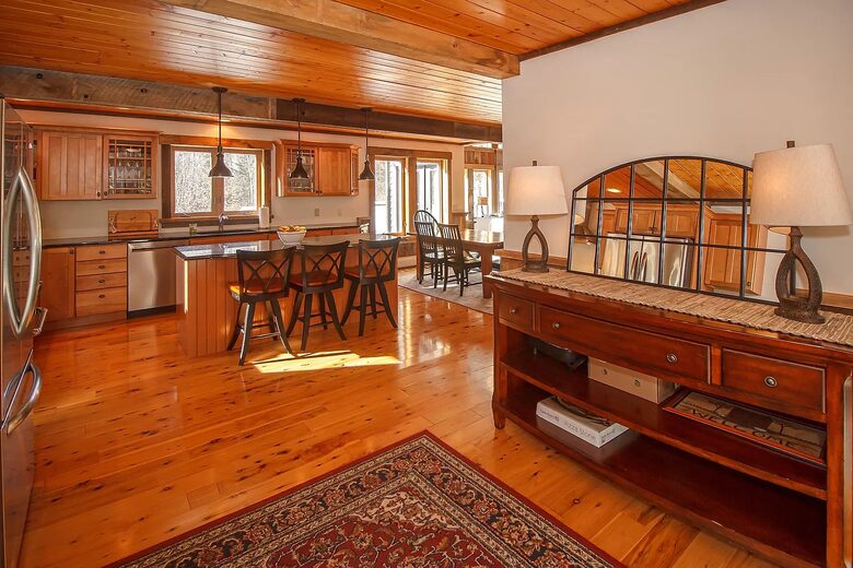 Rustic-Chic Chalet - Wilmington, Vermont