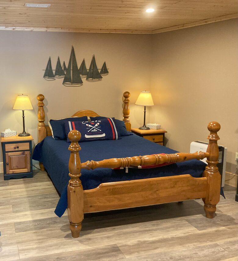 queen bedroom
