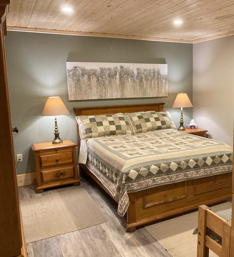 queen bedroom