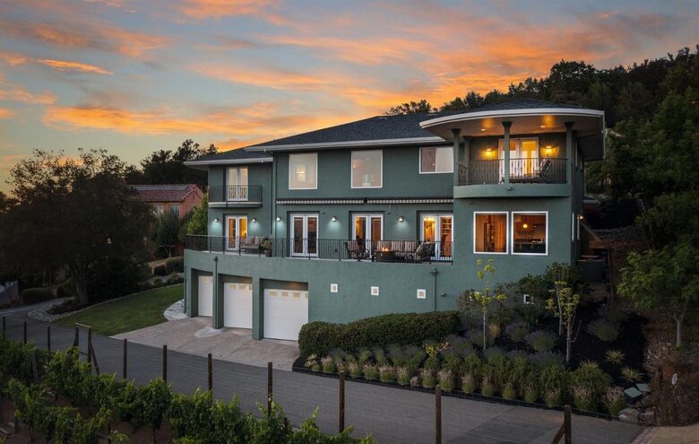 Healdsburg Retreat: Views & Vineyards - Healdsburg, California