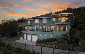 Healdsburg Retreat: Views & Vineyards - Healdsburg, California