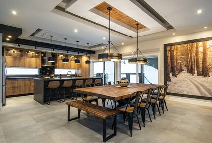 Mountain Golf Retreat: 5-Bedroom near Tremblant Ski Resort - Mont-Tremblant, Canada