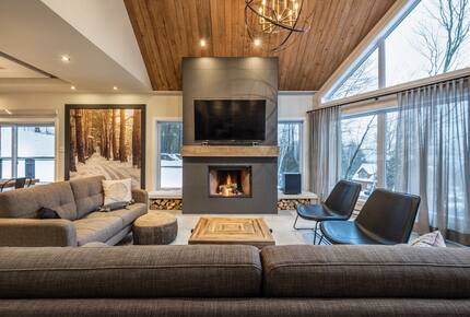 Mountain Golf Retreat: 5-Bedroom near Tremblant Ski Resort - Mont-Tremblant, Canada