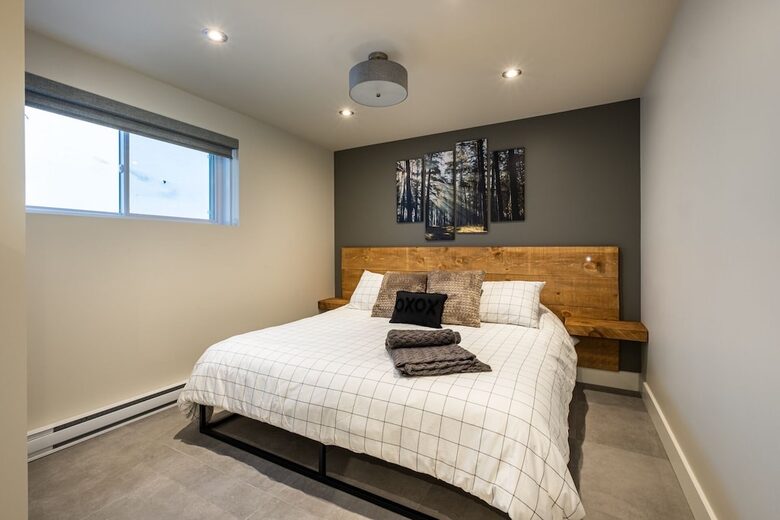 Mountain Golf Retreat: 5-Bedroom near Tremblant Ski Resort - Mont-Tremblant, Canada