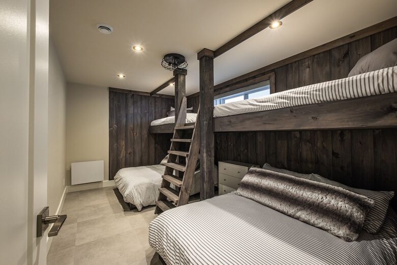 Mountain Golf Retreat: 5-Bedroom near Tremblant Ski Resort - Mont-Tremblant, Canada