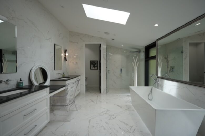 West Vancouver Contemporary Hideaway - West Vancouver, Canada