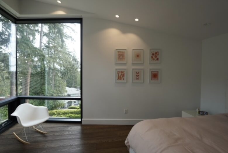 West Vancouver Contemporary Hideaway - West Vancouver, Canada