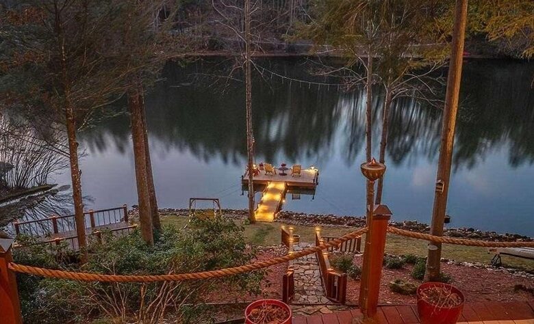 Stunning Lakeside Retreat - Morganton, Georgia