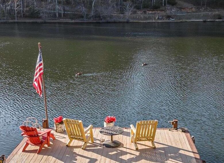 Stunning Lakeside Retreat - Morganton, Georgia