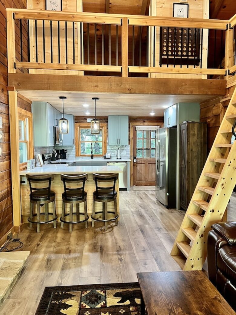 Stunning Riverside Retreat - Ellijay, Georgia
