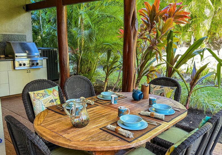 Private lanai(covered area) with Viking BBQ and golf view