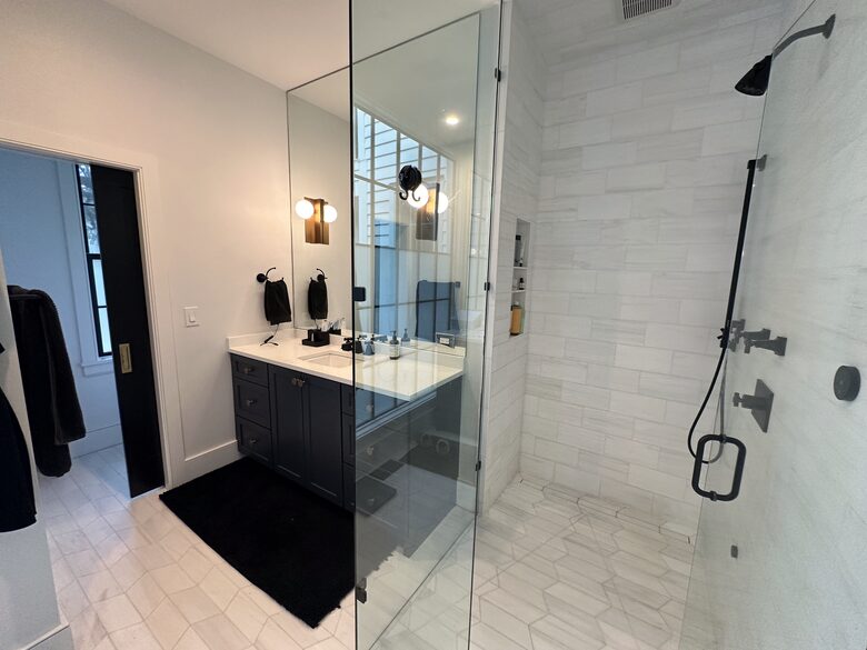 Mount Pleasant Contemporary Charmer - Mount Pleasant, South Carolina