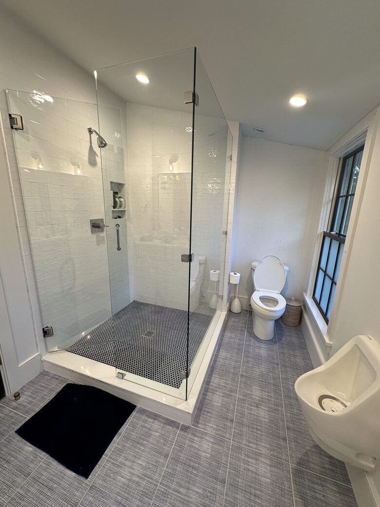 Mount Pleasant Contemporary Charmer - Mount Pleasant, South Carolina